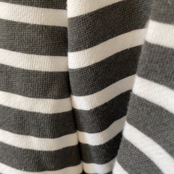 Gray and white cardigan - Picture 2 of 4